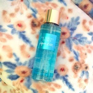 Amazing agua kiss victoria secret perfume